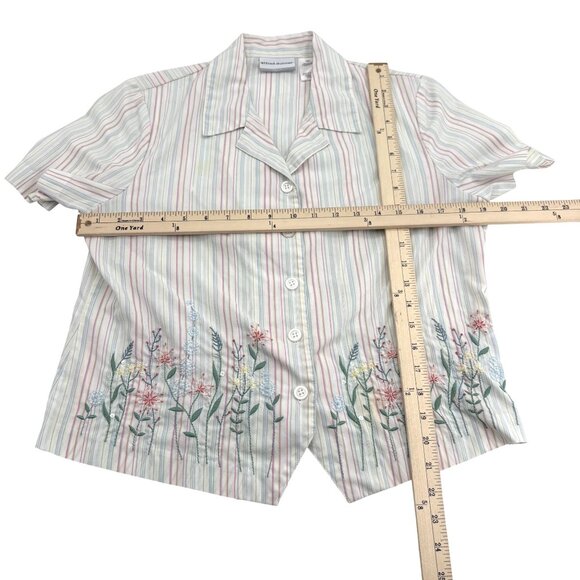 Alfred Dunner Petite Striped Floral Embroidered Button-Up Shirt 10P - Picture 3 of 4